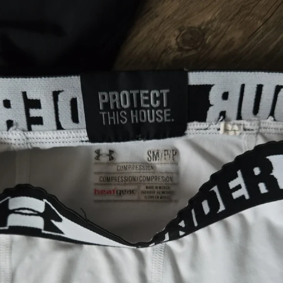 Bundle of 3 Under Armour Men's Compression Shorts,Tights/Leggings, Small - Picture 4 of 6